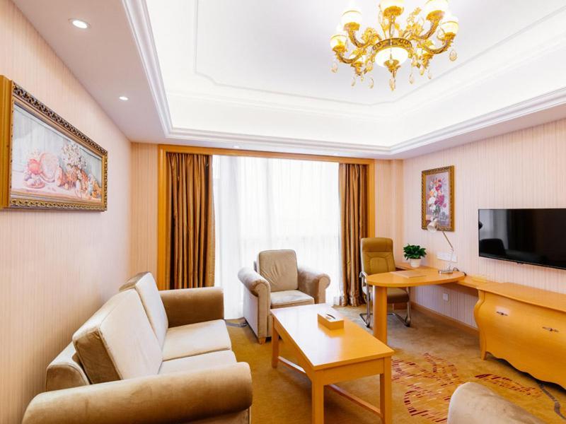 Vienna International Hotel Shanghai Pudong New District Dishui Lake Univeristy City Nianbalian Bagian luar foto